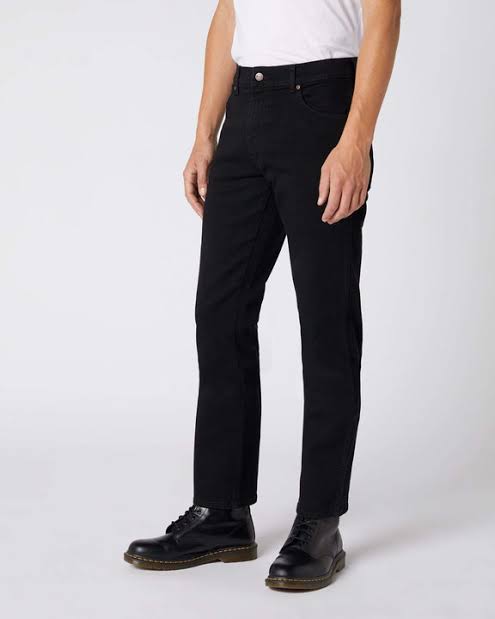 Wrangler Jeans: Men's Black 39902 OB Rugged Wear Classic Fit Jeans